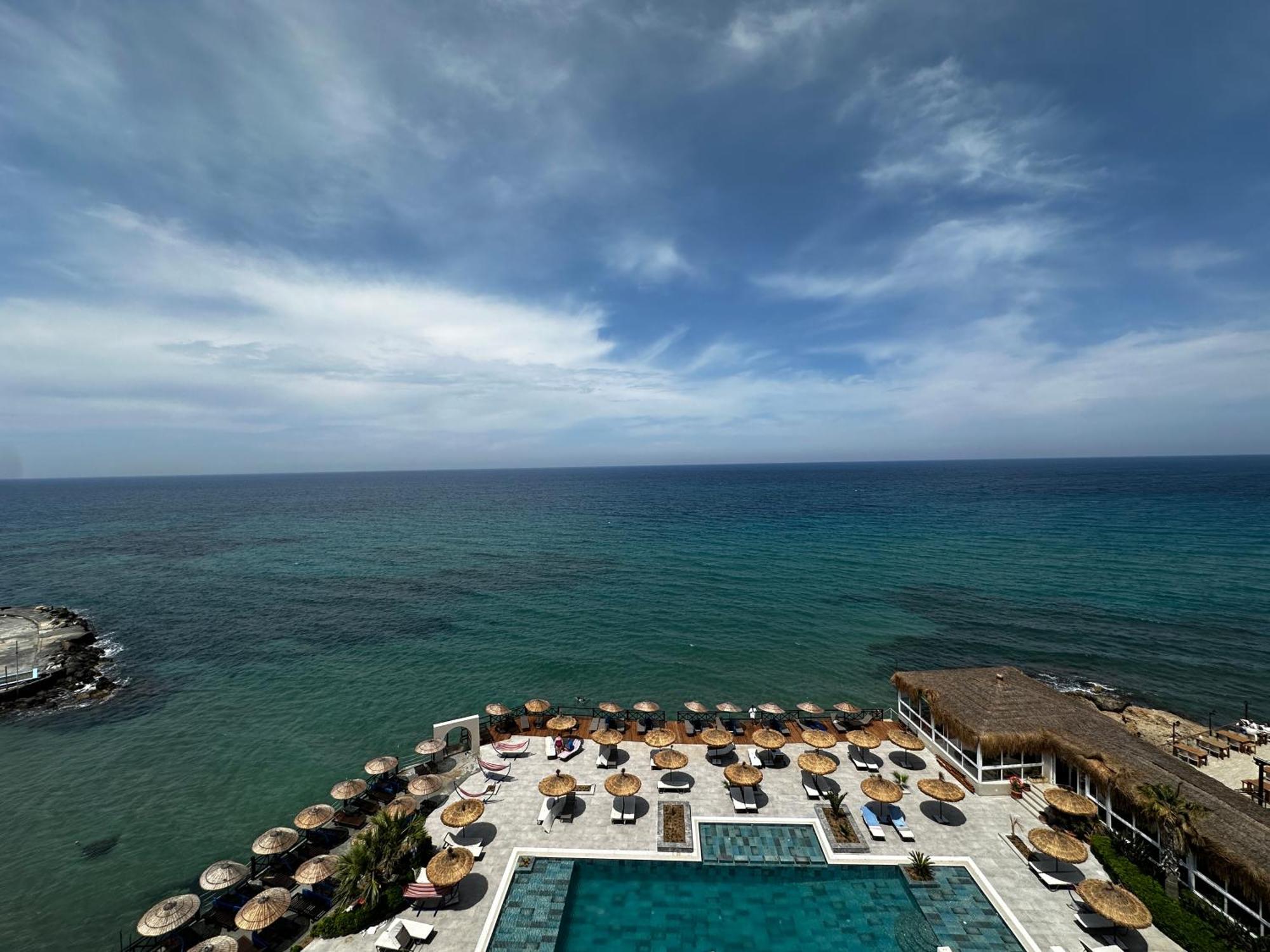 Manolya Hotel Lapithos  Exterior photo