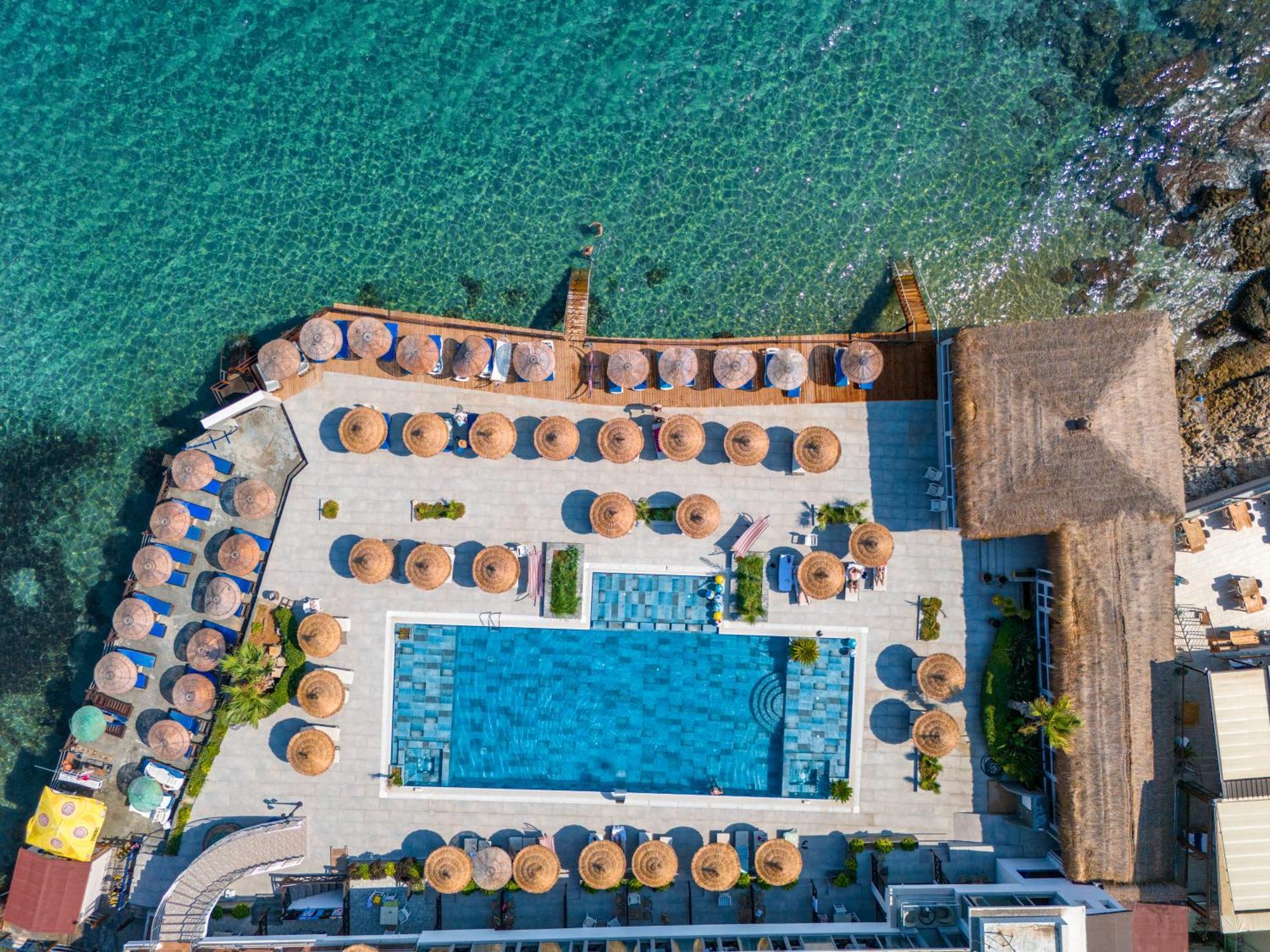 Manolya Hotel Lapithos  Exterior photo