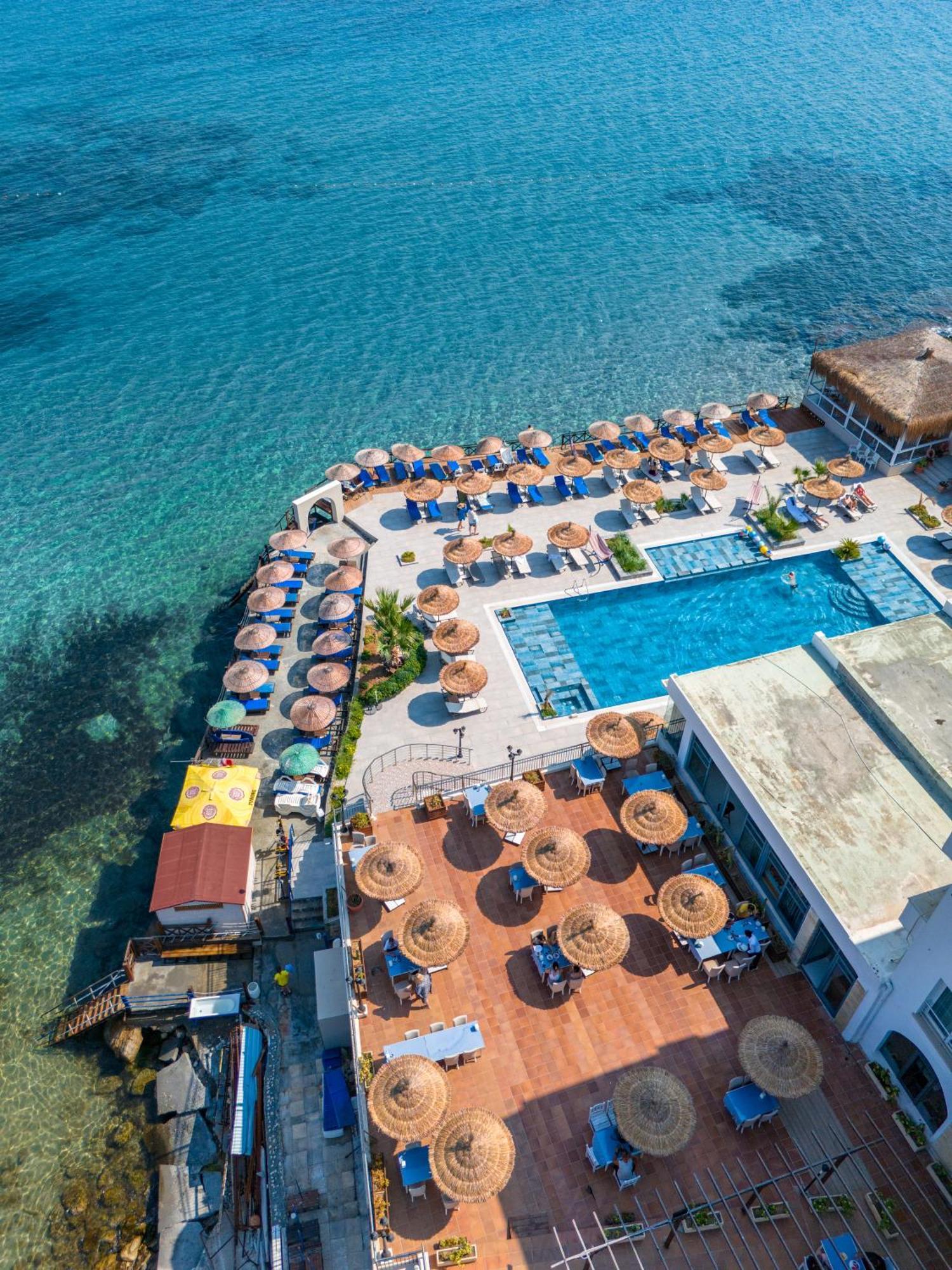 Manolya Hotel Lapithos  Exterior photo