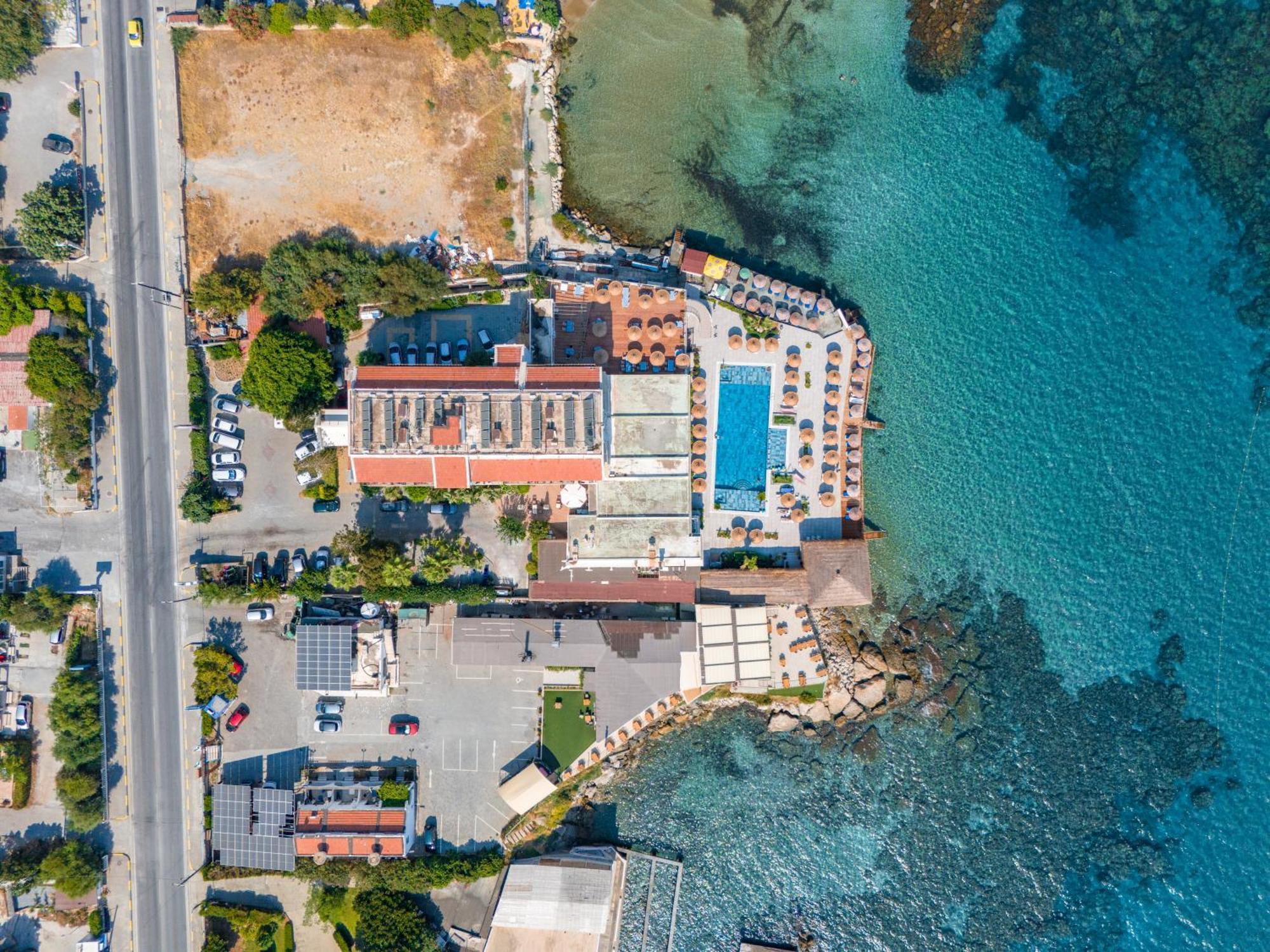 Manolya Hotel Lapithos  Exterior photo