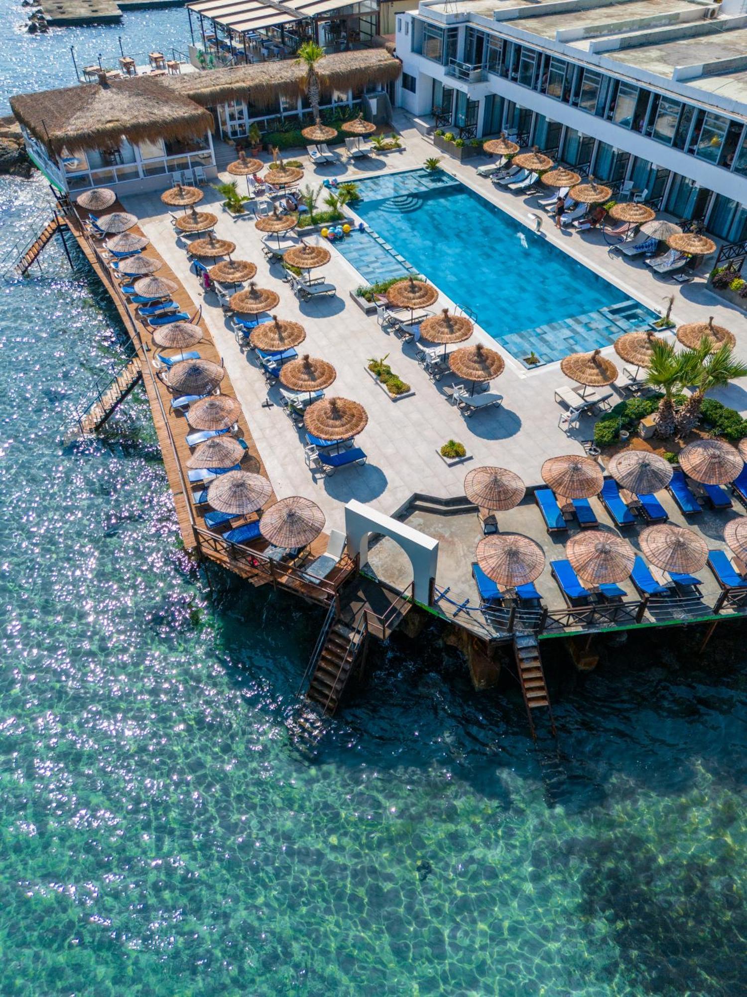 Manolya Hotel Lapithos  Exterior photo